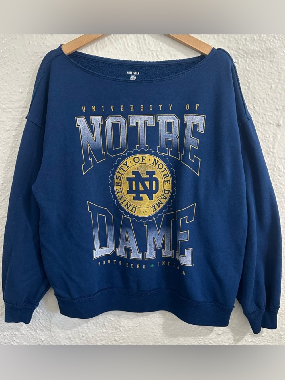Hollister Off the Shoulder University Of Notre Dame Sweatshirt Small Collegiate